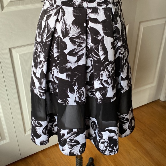 White House Black Market Dress - Picture 6 of 9